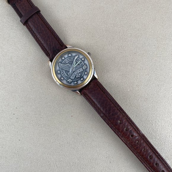 Eddie Bauer 75th Anniversary Men's Watch with Wooden Box and Pin - Picture 6 of 8